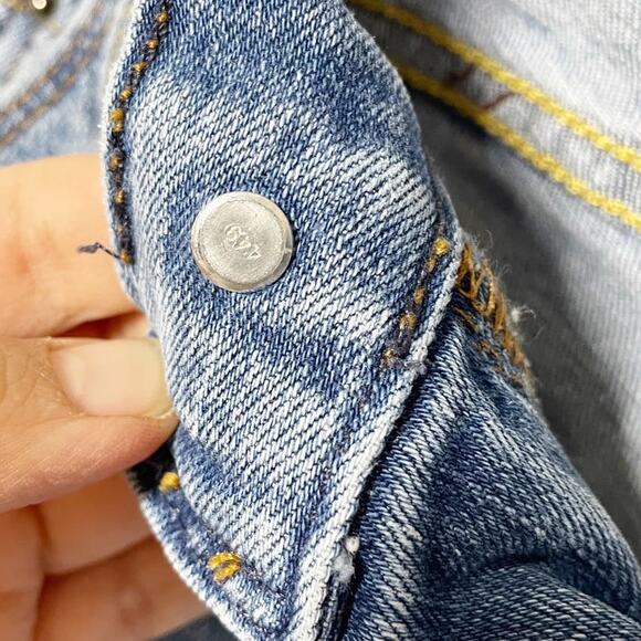 Vintage Levi’s “Little e” Curvy Bootcut Jeans Size 6S / W28 - Picture 13 of 14